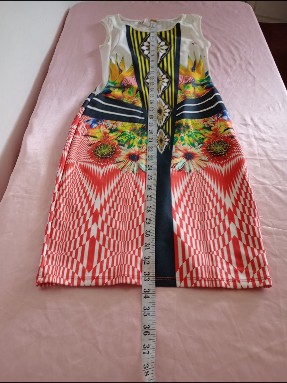 Sleeveless Multicolor Geo-Floral Midi Dress in White and Red Sz. M - Picture 7 of 13